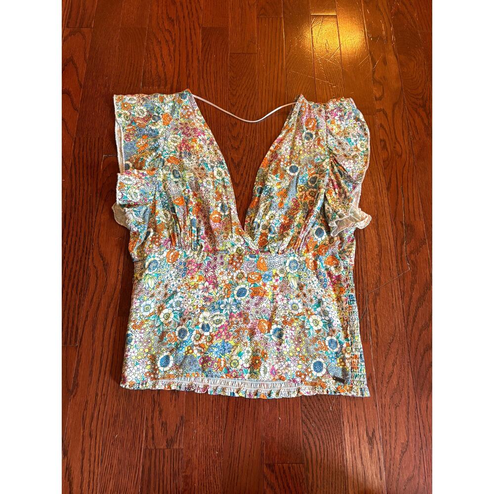 O'Neill Floral Smocked Flutter Sleeve Deep V-Neck Top Large - Picture 4 of 4
